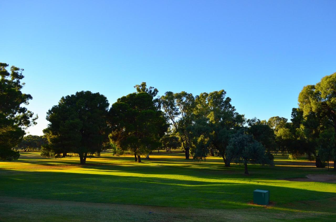 Renmark Country Club Екстериор снимка
