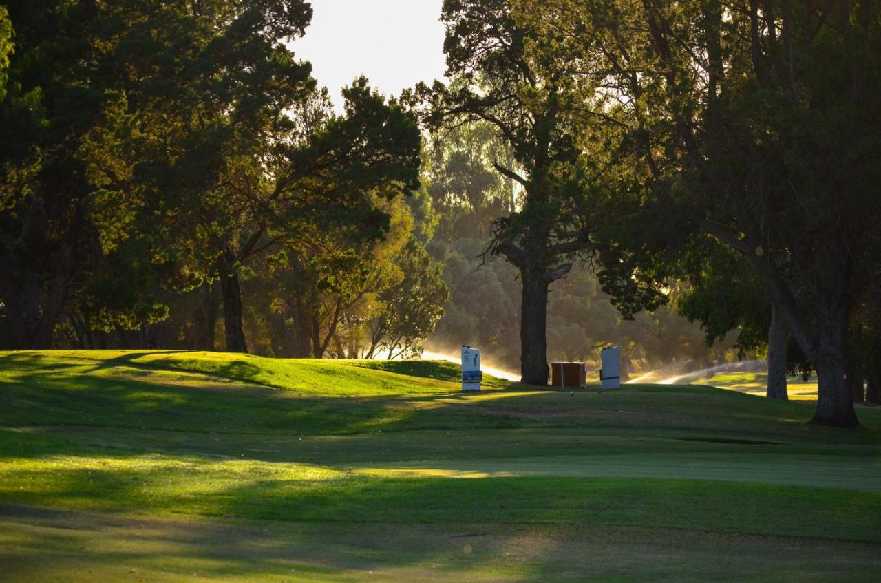 Renmark Country Club Екстериор снимка