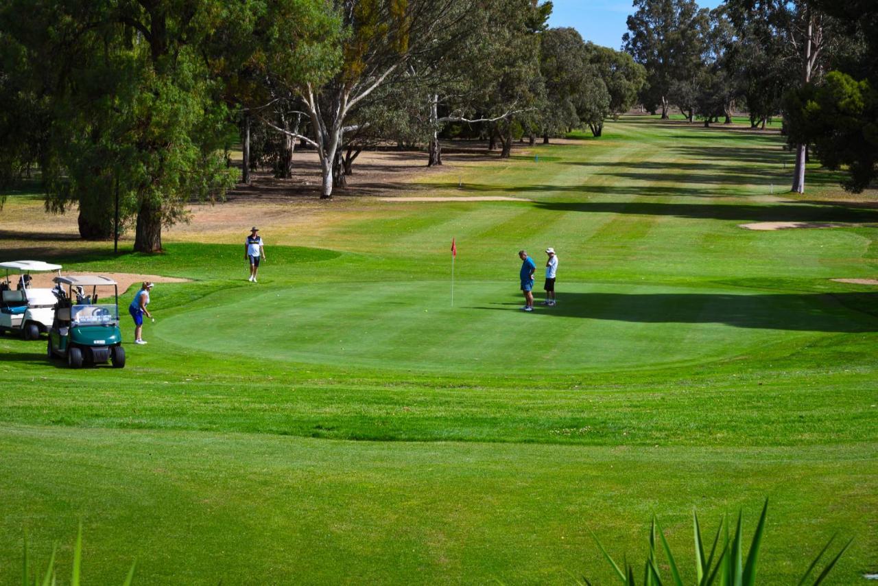 Renmark Country Club Екстериор снимка